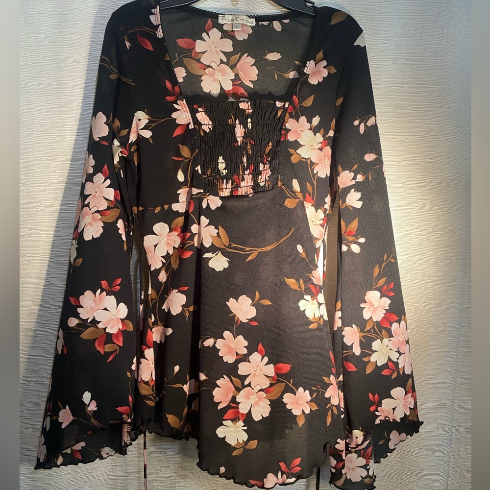 MoaMoa Size large, floral print, shear material, long, wide sleeve blouse